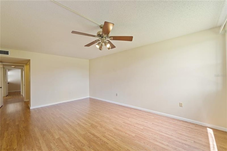 Photo 14 of 41 - 3518 Richwood Link #52, Sarasota, FL 34235