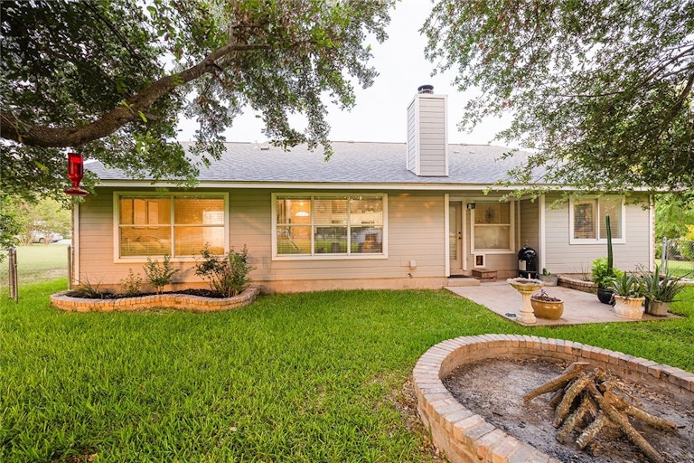 Photo 34 of 40 - 21004 Apache Plum Ln, Pflugerville, TX 78660