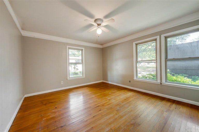 Photo 16 of 23 - 4512 Rutland Ave, Fort Worth, TX 76133