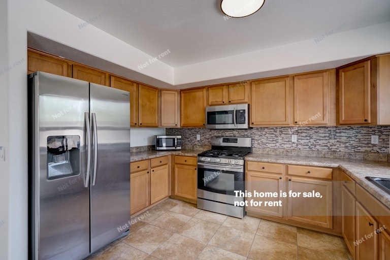 Photo 9 of 32 - 16046 W Kendall St, Goodyear, AZ 85338