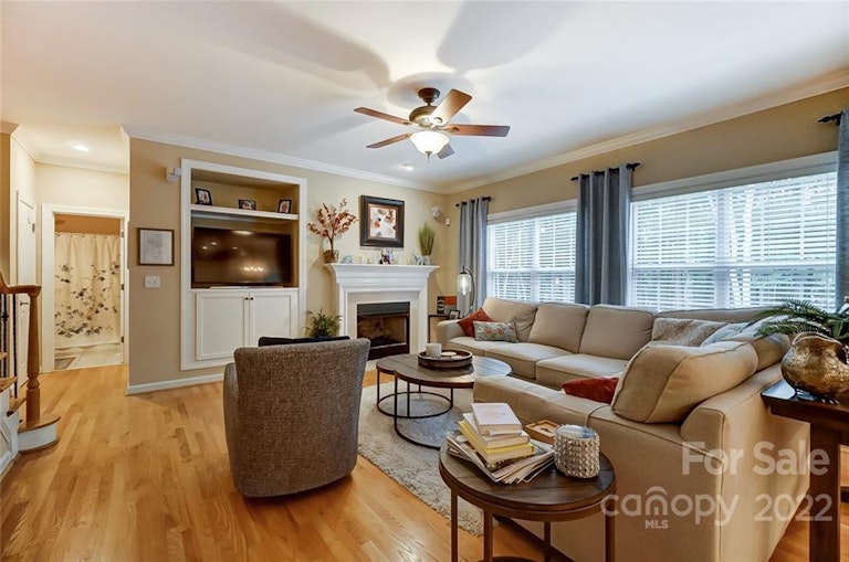 Photo 10 of 47 - 12229 Danielle Christina Ct, Charlotte, NC 28216