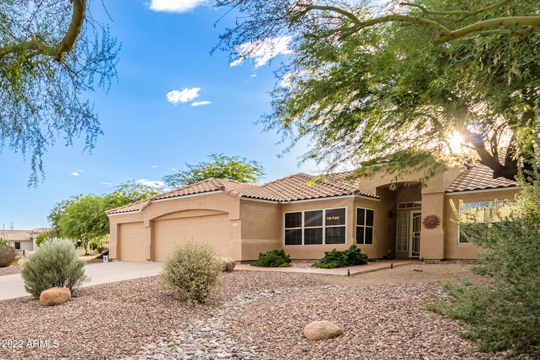 Photo 3 of 27 - 6826 S Hohokam Way, Gold Canyon, AZ 85118