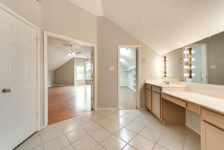 Photo 31 of 33 - 151 Post Crest Dr, Murphy, TX 75094