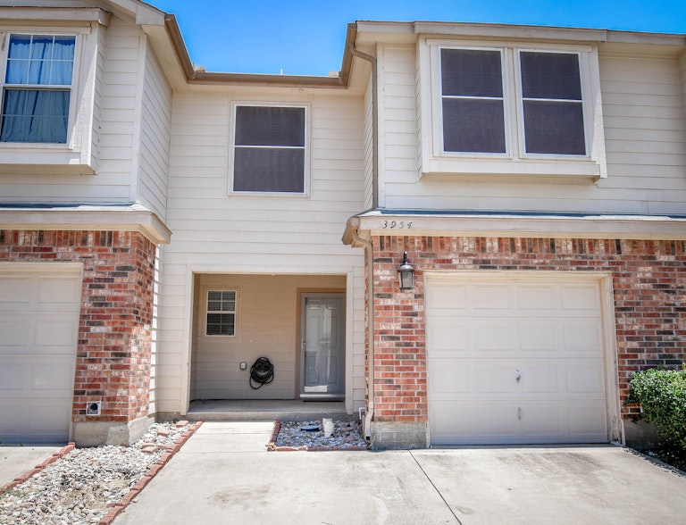 Photo 6 of 36 - 3954 Fernando Dr, Euless, TX 76040