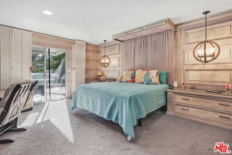 Photo 11 of 23 - 18116 Chardon Cir, Encino, CA 91316