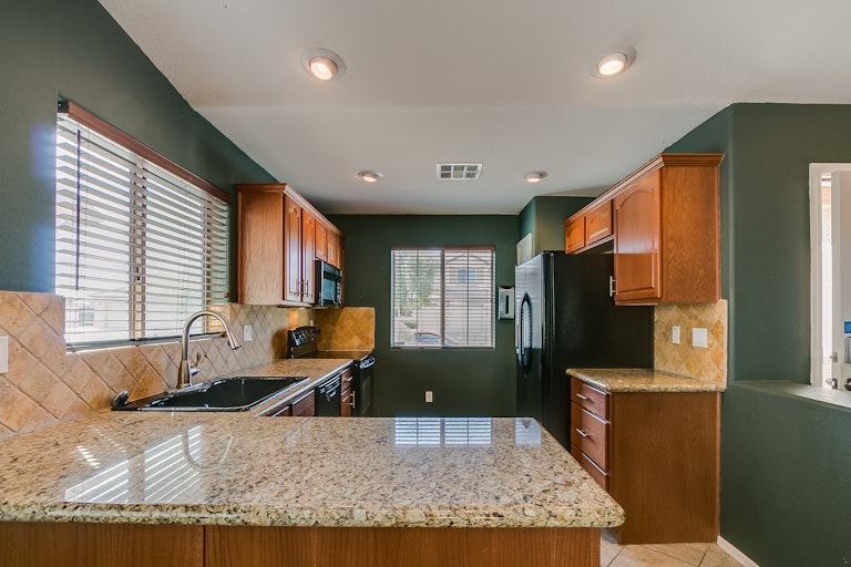 Photo 2 of 31 - 9920 W Hess St, Tolleson, AZ 85353