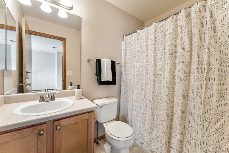 Photo 22 of 33 - 7962 S Kalispell Way, Englewood, CO 80112
