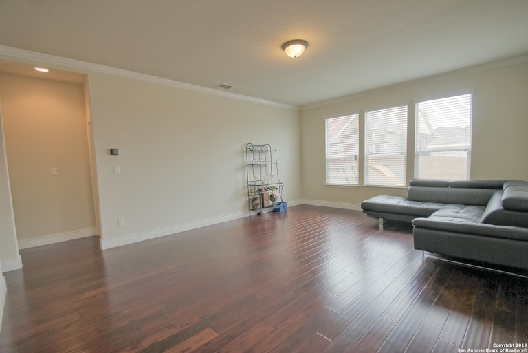Photo 9 of 25 - 27403 Valle Blf, Boerne, TX 78015