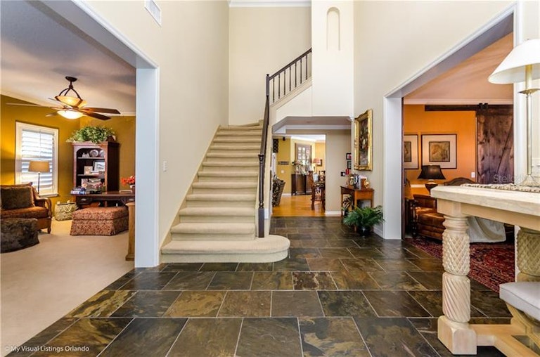 Photo 2 of 25 - 8918 Jonathan Manor Dr, Orlando, FL 32819