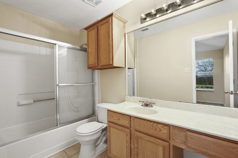 Photo 16 of 25 - 812 Max St, Fort Worth, TX 76108