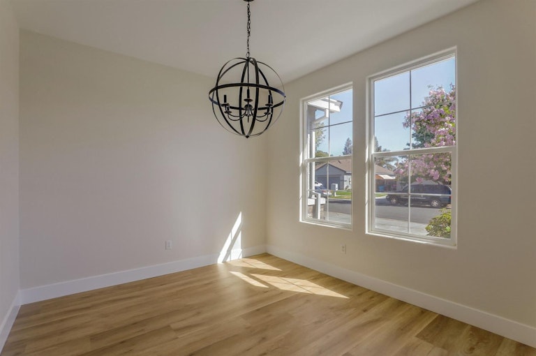 Photo 13 of 39 - 1175 Bronco Dr, Plumas Lake, CA 95961