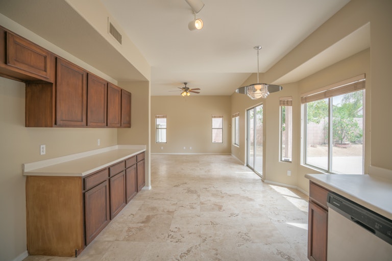 Photo 9 of 28 - 4233 E Rowel Rd, Phoenix, AZ 85050