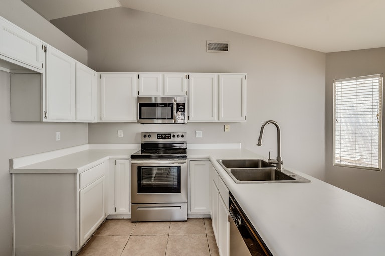 Photo 5 of 19 - 4558 W Joshua Blvd, Chandler, AZ 85226