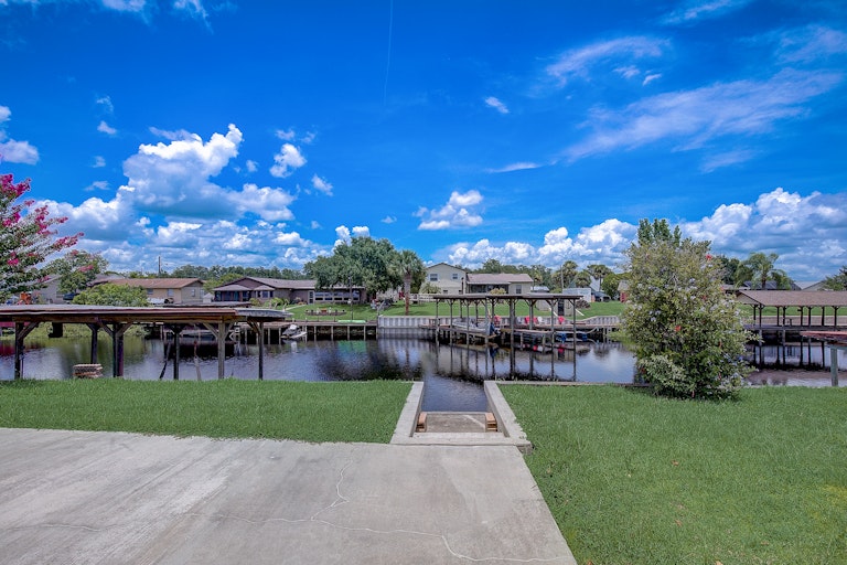Photo 14 of 32 - 2401 Harris Blvd, Kissimmee, FL 34746