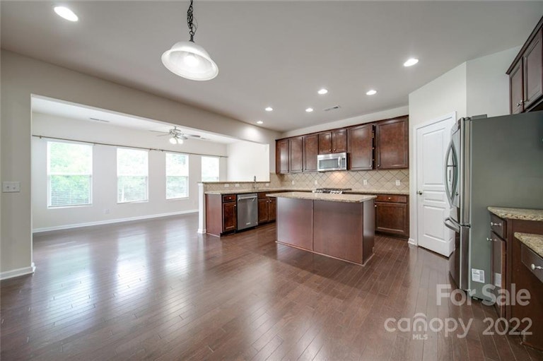 Photo 30 of 32 - 6727 Coral Rose Rd, Charlotte, NC 28277