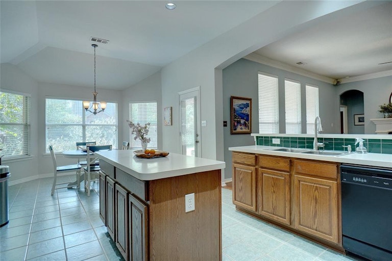 Photo 11 of 40 - 1509 Stone Bend Ln, Flower Mound, TX 75028