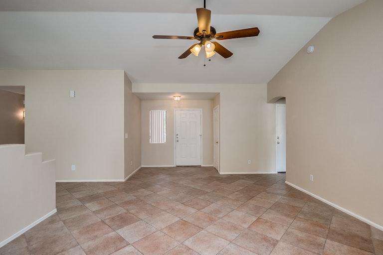 Photo 4 of 34 - 3014 W Daley Ln, Phoenix, AZ 85027