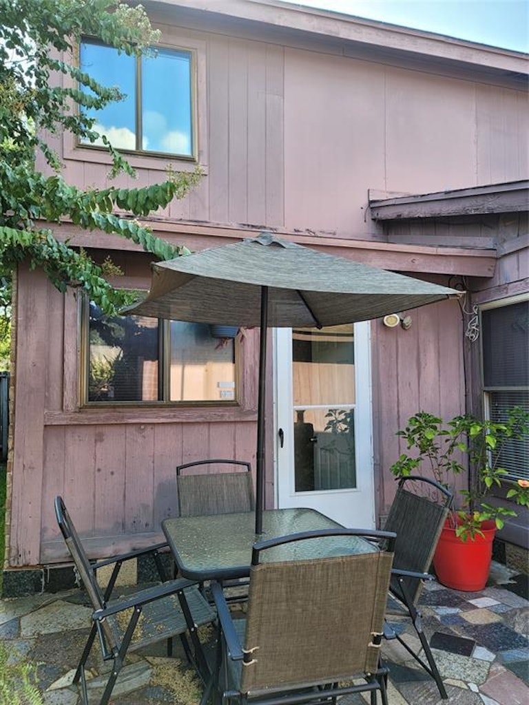 Photo 35 of 38 - 6450 Dellfern Dr, Houston, TX 77035