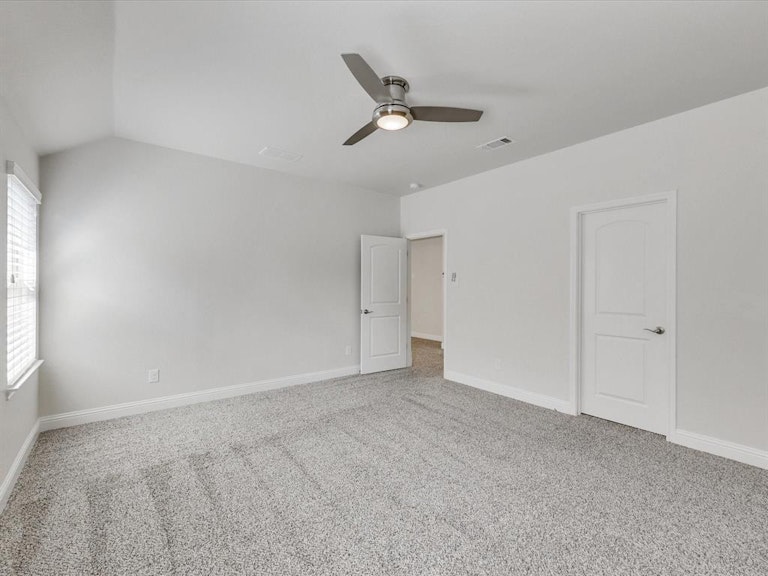 Photo 26 of 39 - 11121 Smoky Oak Ct, Argyle, TX 76226