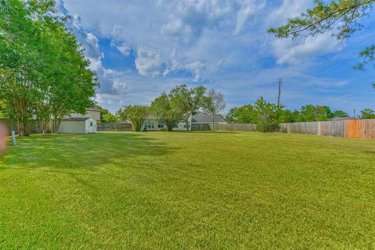 Photo 33 of 34 - 16026 Biscayne Shoals Dr, Friendswood, TX 77546