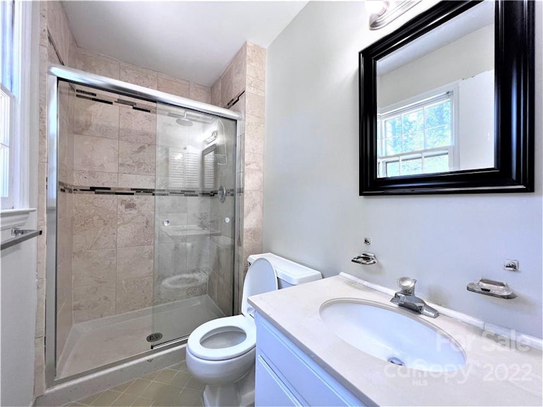 Photo 25 of 33 - 7427 Meadowdale Ln, Charlotte, NC 28212