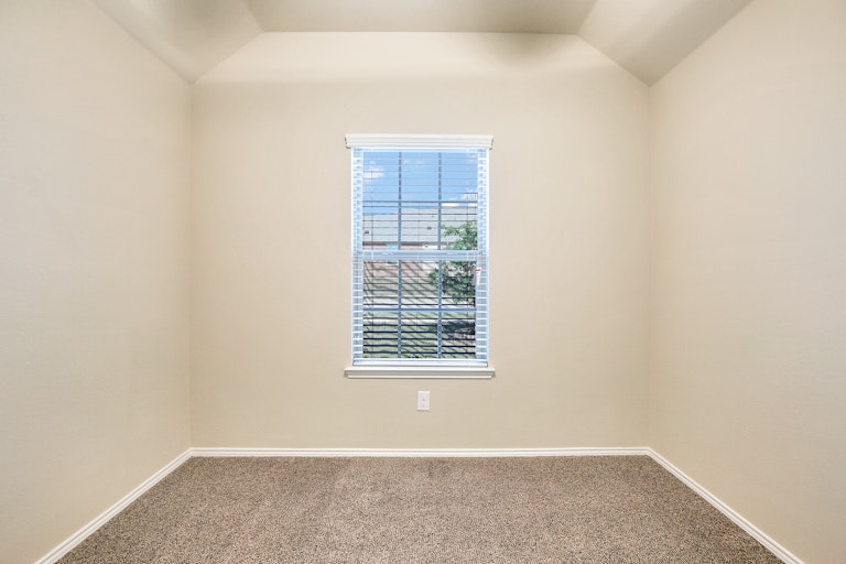 Photo 19 of 27 - 8436 Gentian Dr, Fort Worth, TX 76123