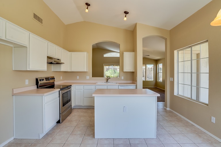 Photo 3 of 18 - 15236 N 93rd Pl, Scottsdale, AZ 85260