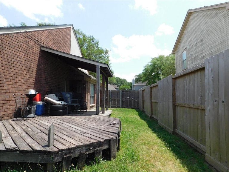 Photo 25 of 25 - 3910 Spring Meadow Dr, Pearland, TX 77584