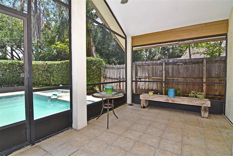Photo 15 of 22 - 247 S Shadowbay Blvd, Longwood, FL 32779