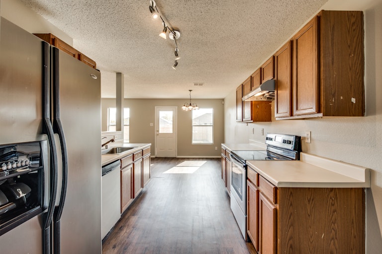 Photo 3 of 29 - 2810 Bissell Way, Wylie, TX 75098