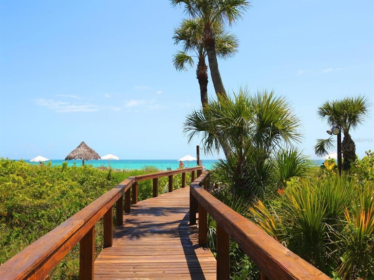 Photo 5 of 39 - 1485 Gulf Of Mexico Dr #103, Longboat Key, FL 34228