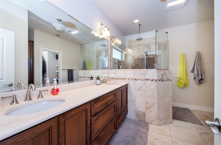 Photo 12 of 16 - 608 Caprock Canyon Trl, Georgetown, TX 78633