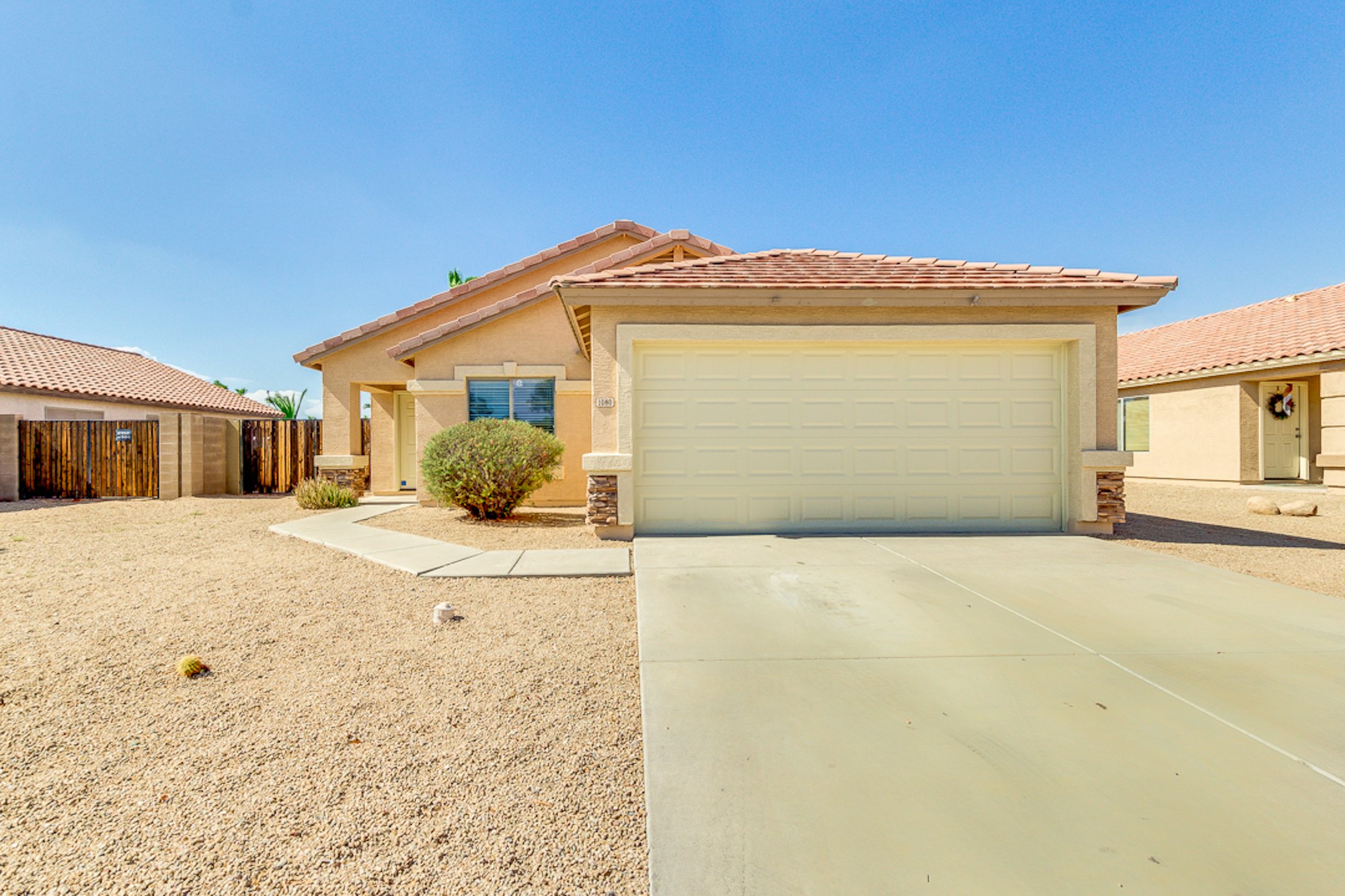 Photo 1 of 24 - 1080 W 11th Ave, Apache Junction, AZ 85120