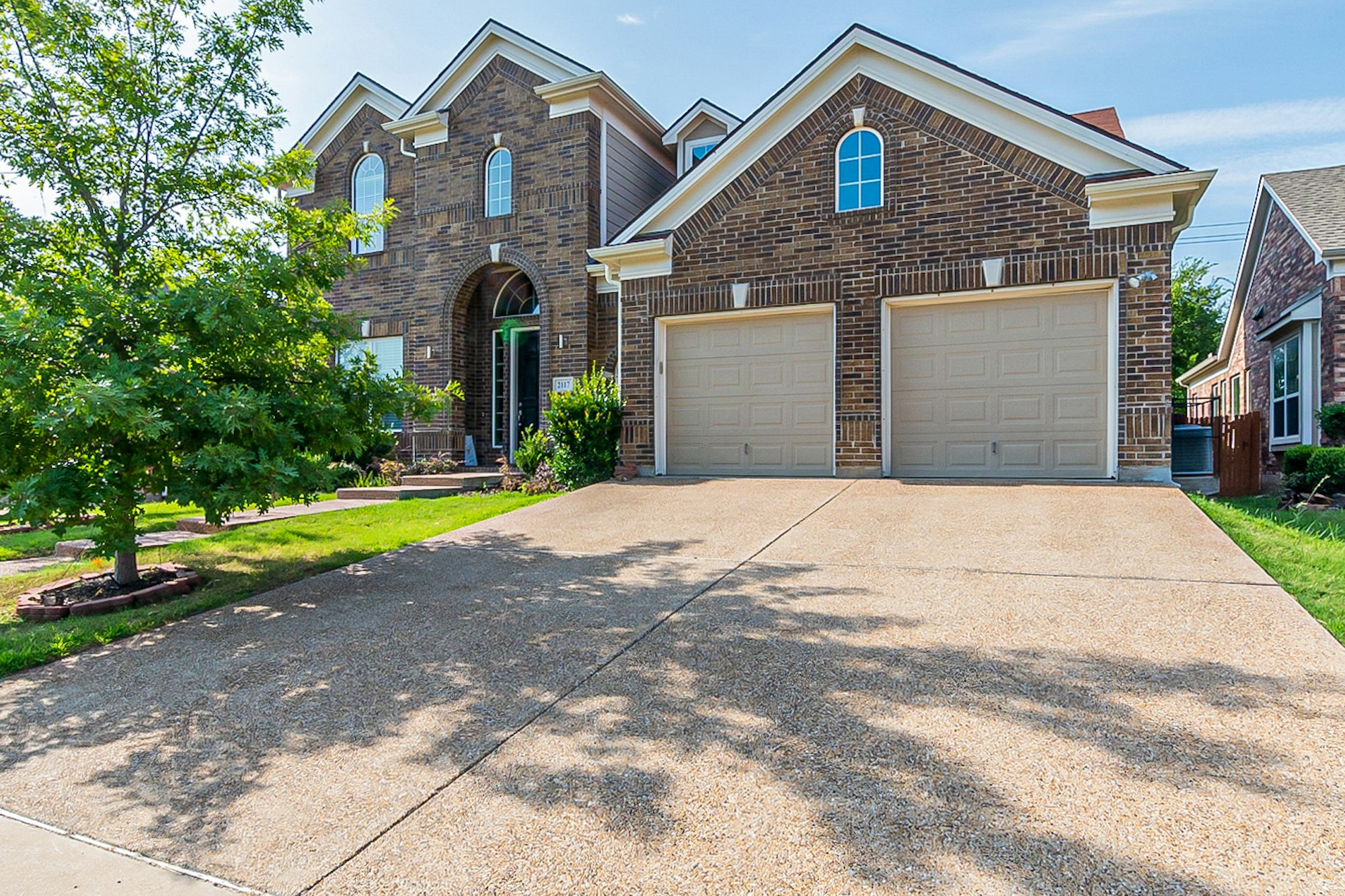 Photo 1 of 31 - 2117 Central Park Dr, Wylie, TX 75098