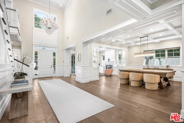Photo 13 of 52 - 17524 Jayden Ln, Encino, CA 91316