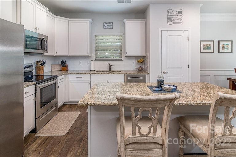 Photo 8 of 48 - 156 Wylie Trl, Statesville, NC 28677