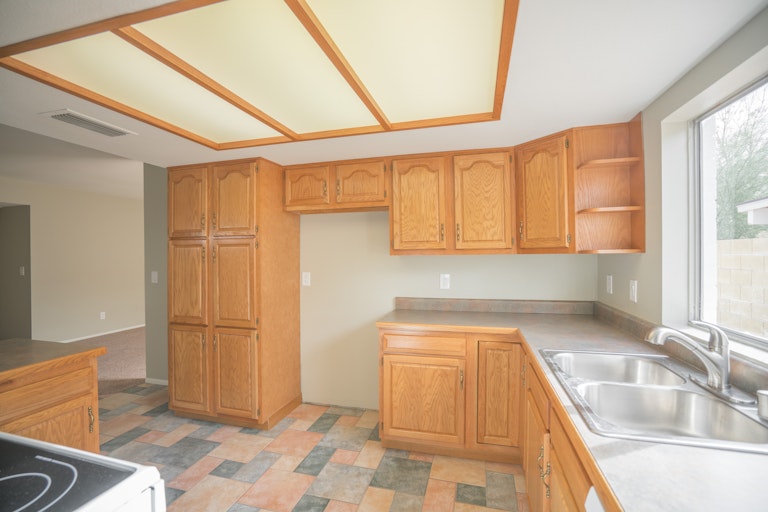 Photo 9 of 25 - 9207 W Cameron Dr, Peoria, AZ 85345