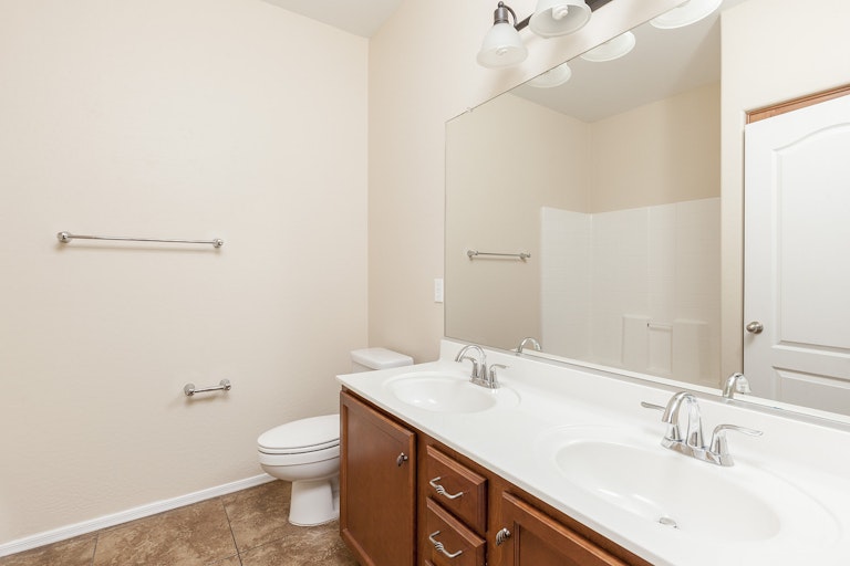 Photo 13 of 25 - 5613 W Kowalsky Ln, Phoenix, AZ 85339