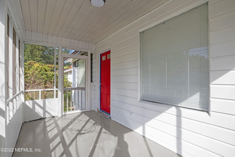 Photo 3 of 21 - 8024 Oakwood St, Jacksonville, FL 32208