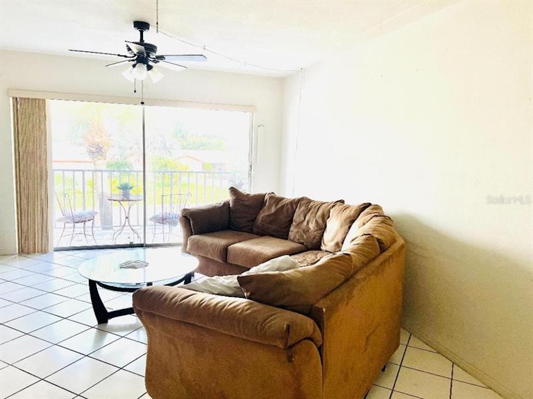 Photo 5 of 17 - 4250 37th St S #7, Saint Petersburg, FL 33711