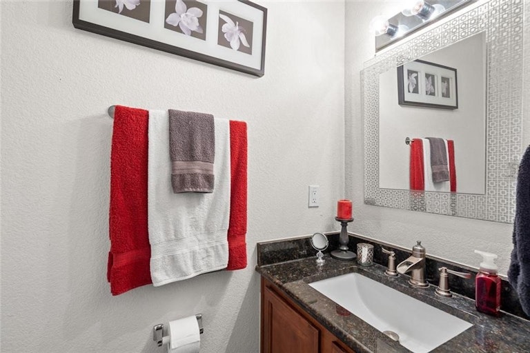 Photo 32 of 39 - 20801 Penny Royal Dr, Pflugerville, TX 78660