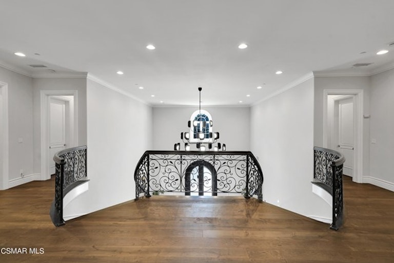 Photo 28 of 80 - 208 W Stafford Rd, Thousand Oaks, CA 91361
