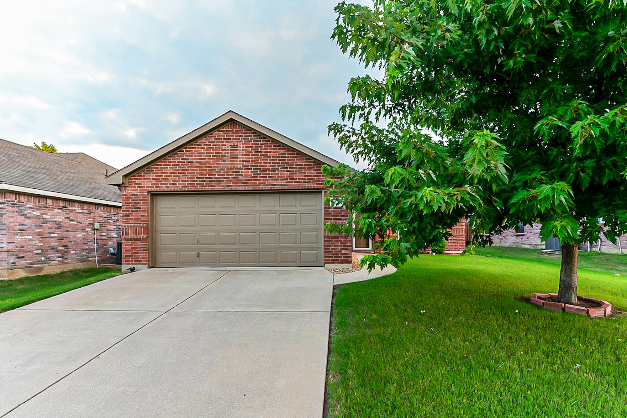 Photo 1 of 20 - 2061 Graham Ranch Rd, Fort Worth, TX 76134