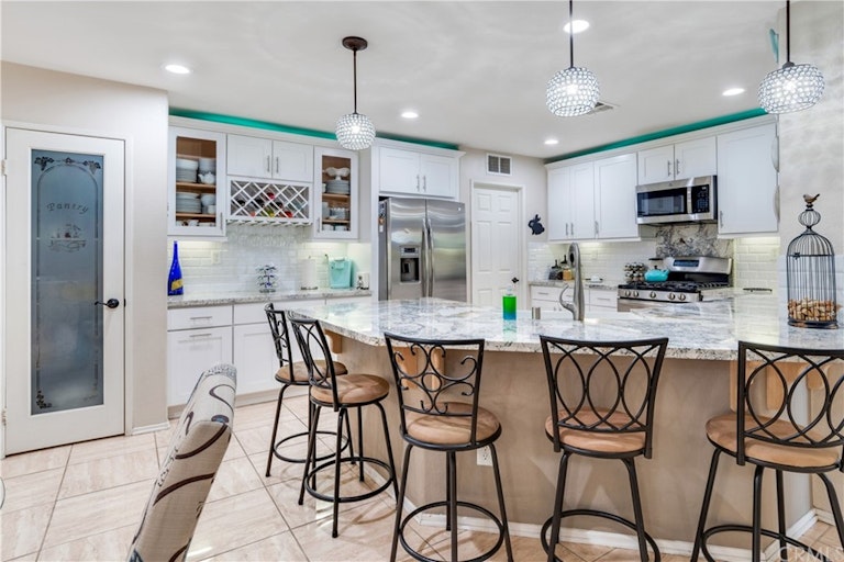 Photo 12 of 28 - 6112 Firestone Dr, Fontana, CA 92336
