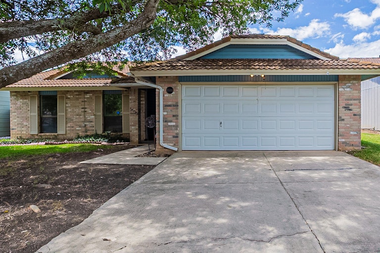 Photo 1 of 18 - 5535 Needville, San Antonio, TX 78233