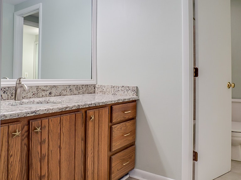 Photo 16 of 30 - 4405 Sunburst Ct, Raleigh, NC 27613