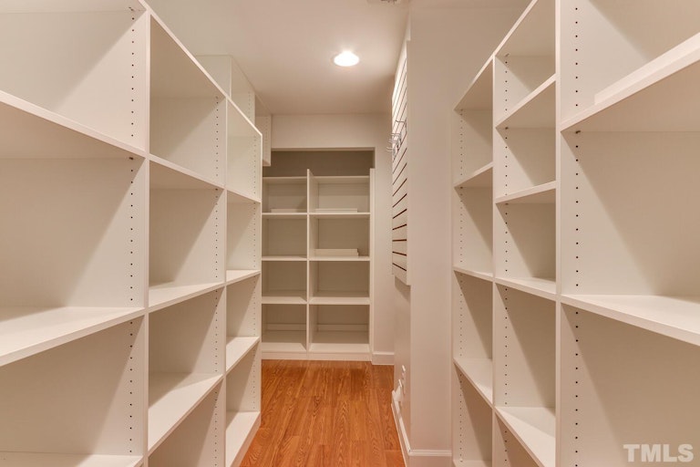 Photo 27 of 37 - 4600 Keighley Pl, Raleigh, NC 27612