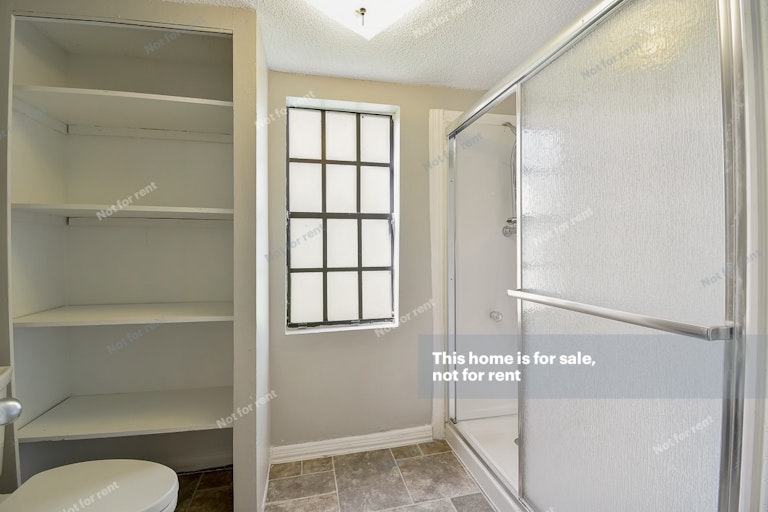 Photo 8 of 29 - 827 Dennison St, Jacksonville, FL 32254
