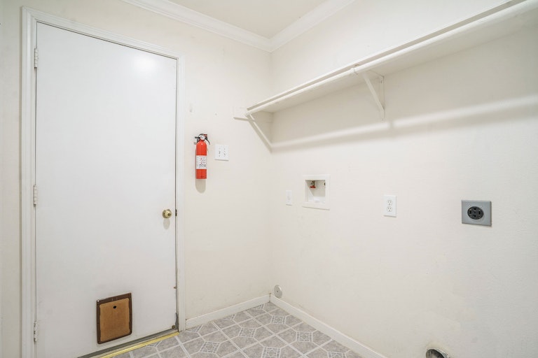 Photo 14 of 19 - 3414 Wheatstalk Ln, Pearland, TX 77581