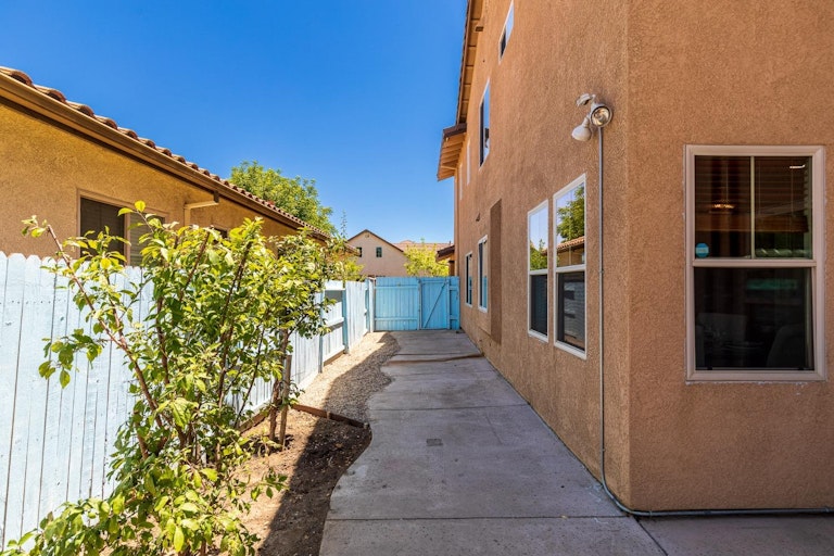 Photo 9 of 56 - 4020 Perris Ct, West Sacramento, CA 95691